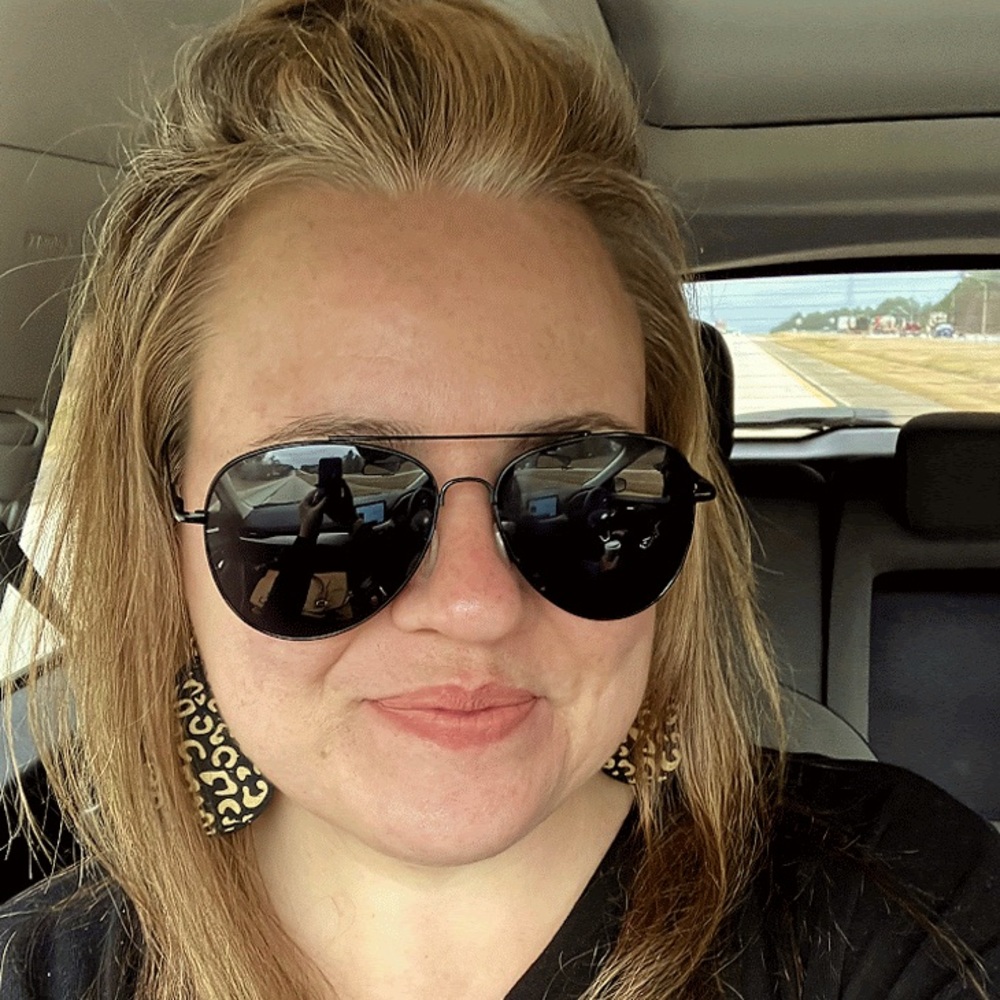 Meet your Posher, Jennifer